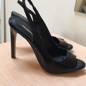 Excellent condition BCBG heels